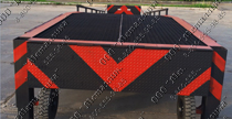PICTURE OF THE MOVABLE LOADING PLATFORM WITH THREE SIDES UNLOADING